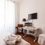 Domus Quiritum Bed & Breakfast 4*