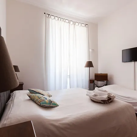 לינה וארוחת בוקר Domus Quiritum