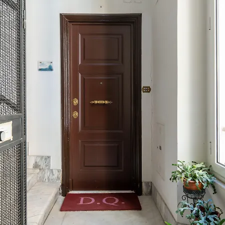 לינה וארוחת בוקר Domus Quiritum